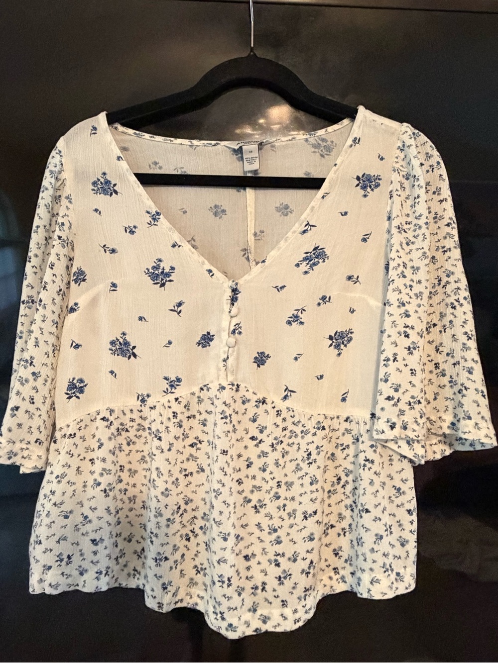 Arizona Jean Company Cream and Blue Floral Peplum Blouse